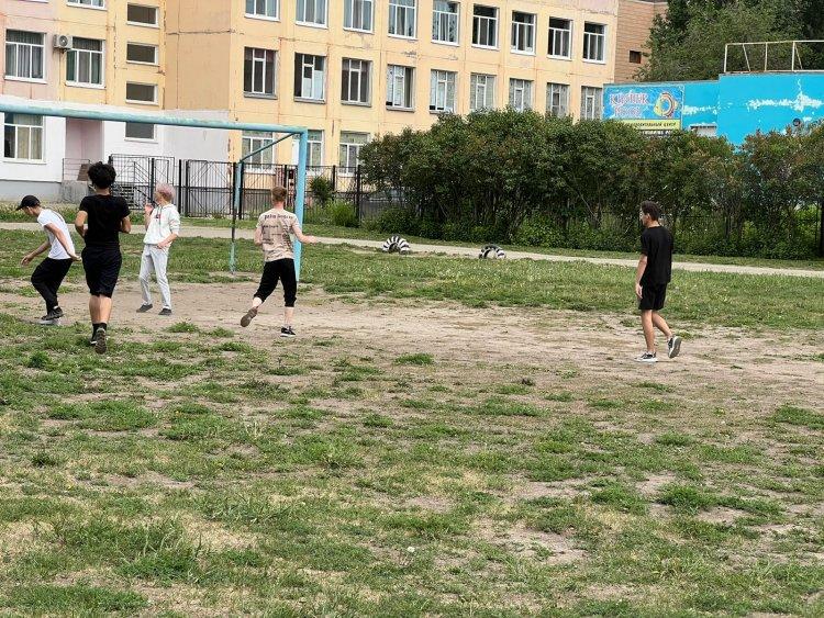 Футбол бойынша жарыстар. Соревнования по футболу